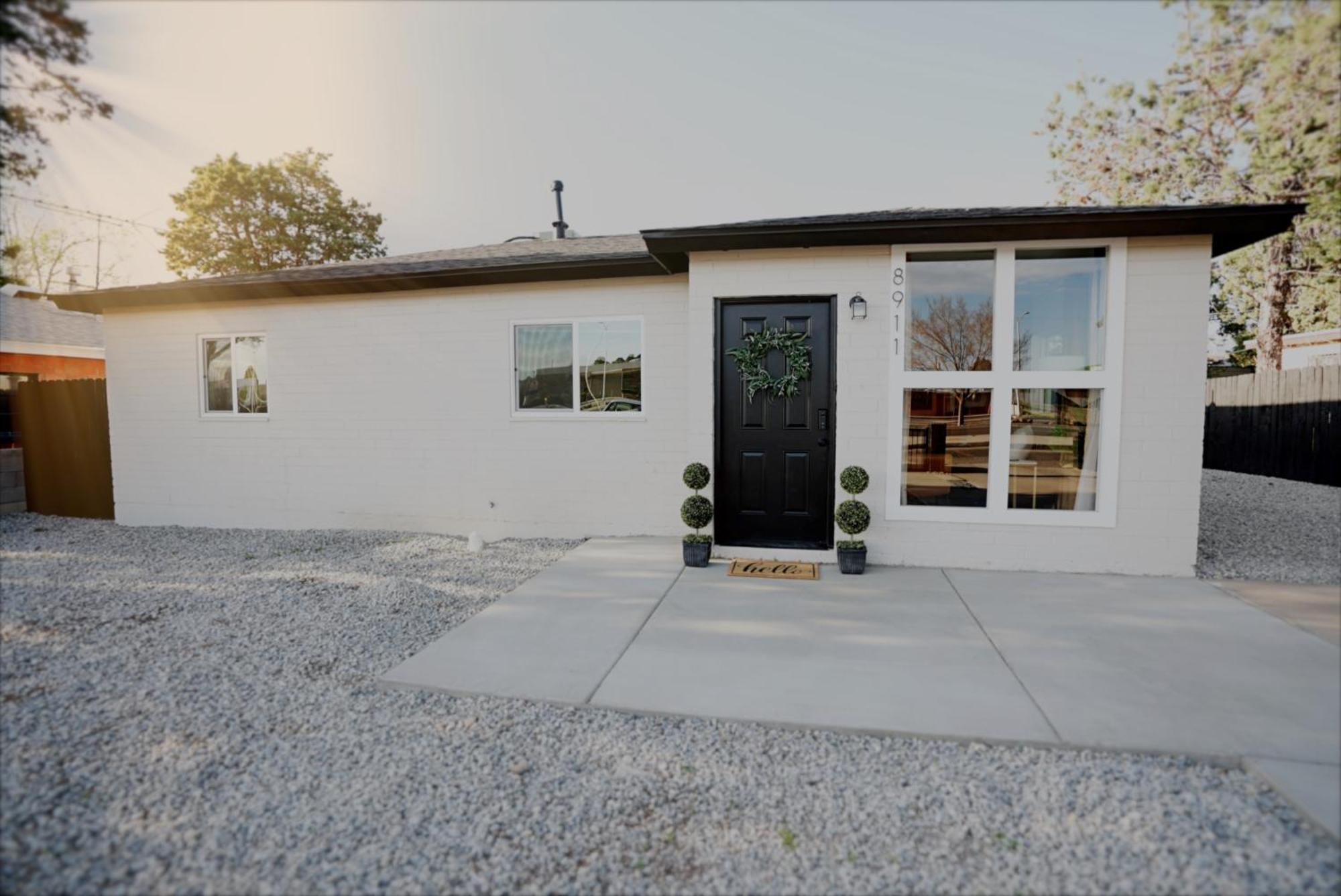 Centrally Located! Remodeled! Huge Backyard! The White House Albuquerque Exterior foto