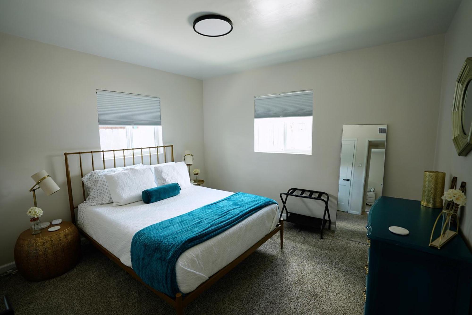 Centrally Located! Remodeled! Huge Backyard! The White House Albuquerque Exterior foto