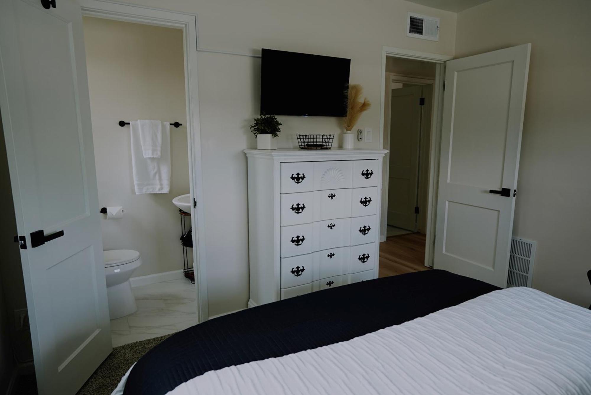 Centrally Located! Remodeled! Huge Backyard! The White House Albuquerque Exterior foto